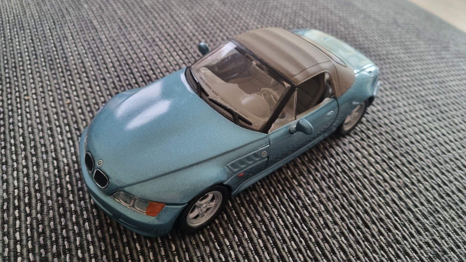 BMW Z1 en Z3 Golden eye James bond Sc, Ophalen of Verzenden, Zo goed als nieuw, Overige merken