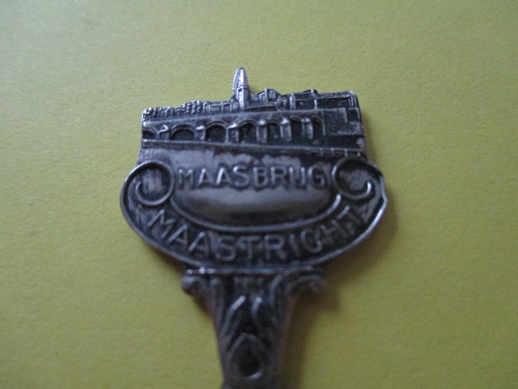 Lepeltje Maasbrug , Maastricht, Verzenden, Zo goed als nieuw