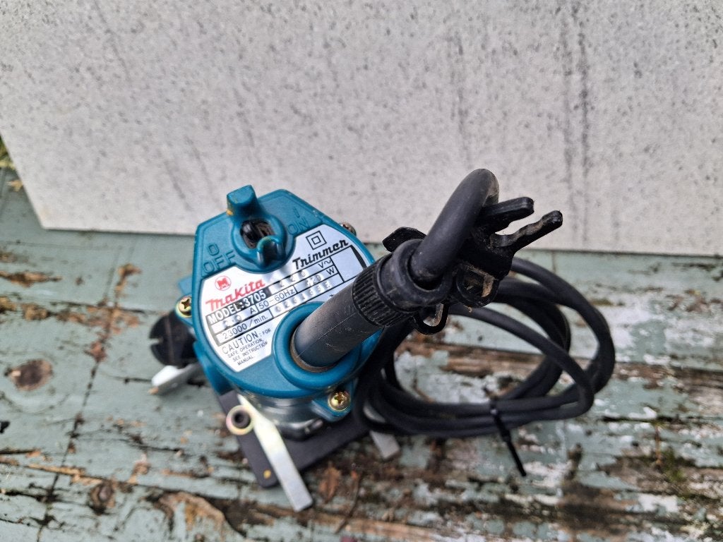 MAKITA Kantenfrees 3705, Ophalen, Kantenfrees, Zo goed als nieuw, Makita
