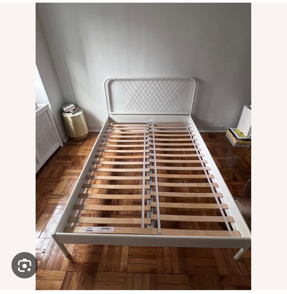IKEA NESTTUN bedframe, wit, 140x200 cm, Wit, Tweepersoons, Zo goed als nieuw, 200 cm