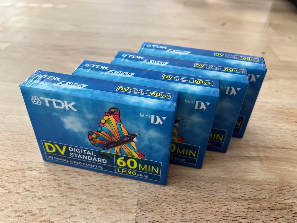 4 TDK mini DV tapes voor camcorders nog sealed, Overige merken, Mini dv, 20x of meer, Ophalen of Verzenden