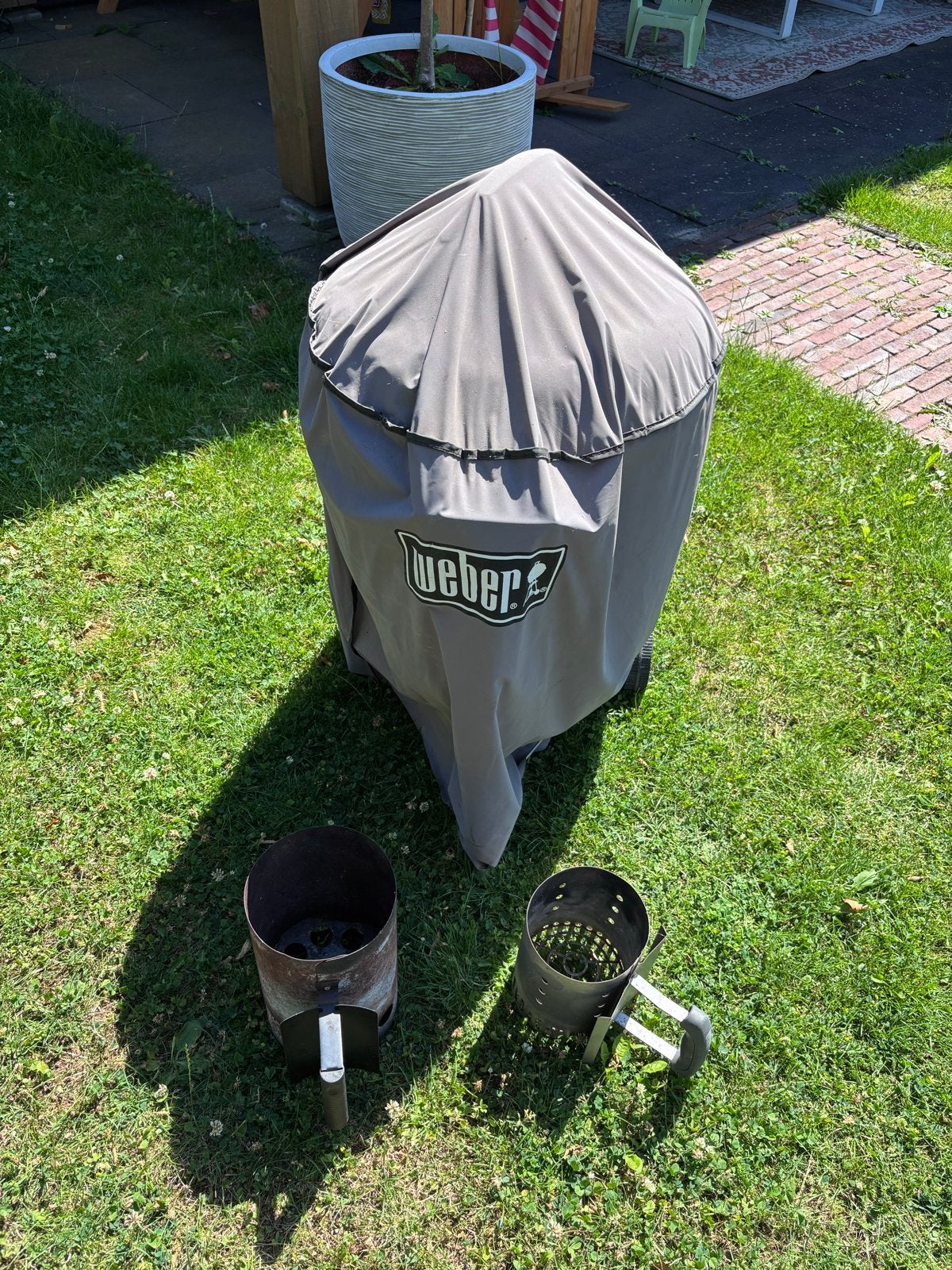 Weber BBQ met hoes en brikettenstarters, Ophalen, Gebruikt
