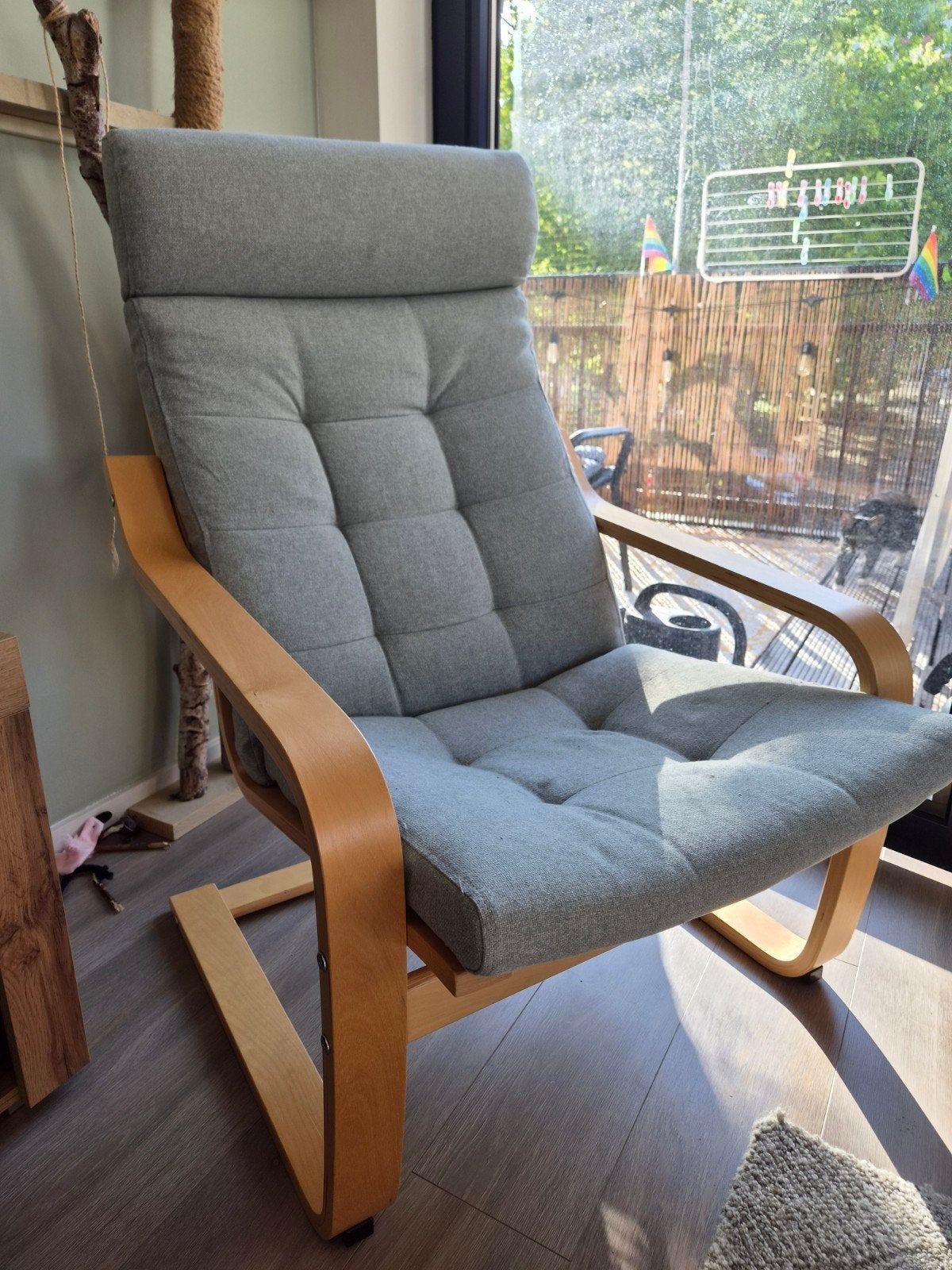 Ikea relaxstoel met houten frame, Huis en Inrichting, Stoelen, Ophalen, Gebruikt, Stof, Eén