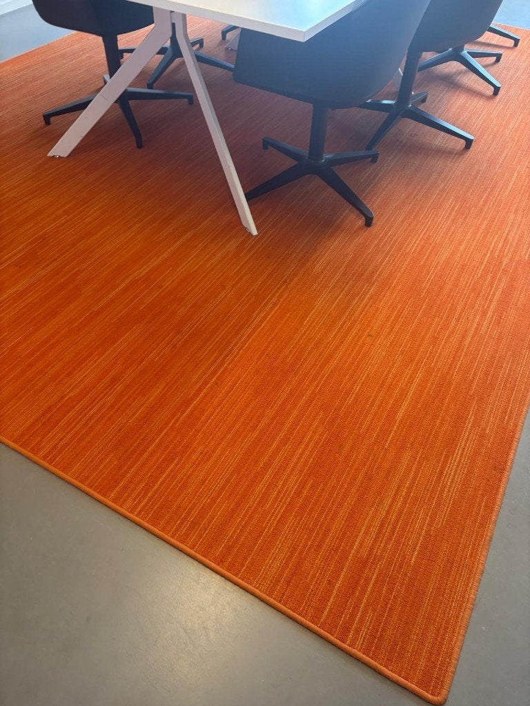 Vloerkleed, Huis en Inrichting, Stoffering | Tapijten en Kleden, Ophalen, Gebruikt, 200 cm of meer, Oranje