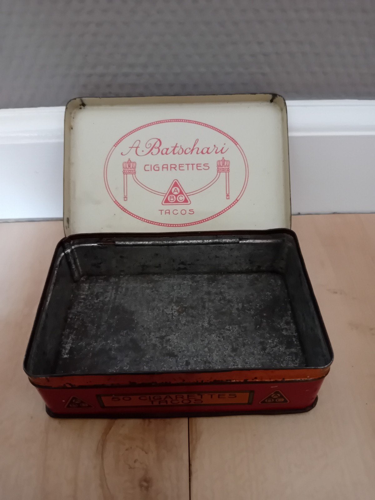 Vintage A. Batschari Cigarettes blik - Den Haag, Ophalen of Verzenden