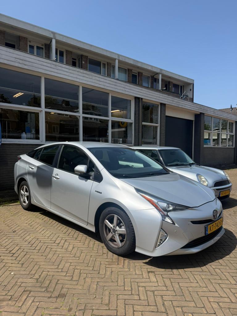 Toyota Prius 1.8 Full Hybrid 122PK Aut 2016 Grijs, 725 kg, 1350 kg, Prius, 725 kg