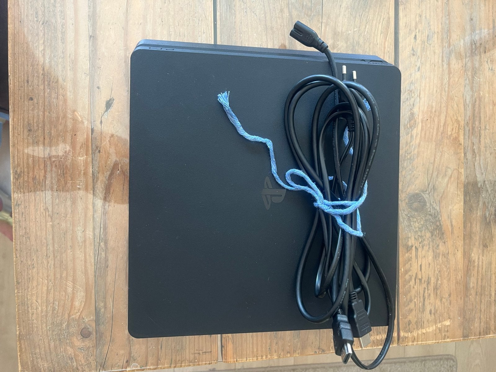 PlayStation 4 Slim Console - Zwart met 1 spel, Spelcomputers en Games, Ophalen of Verzenden, Zonder controller, Slim, 500 GB