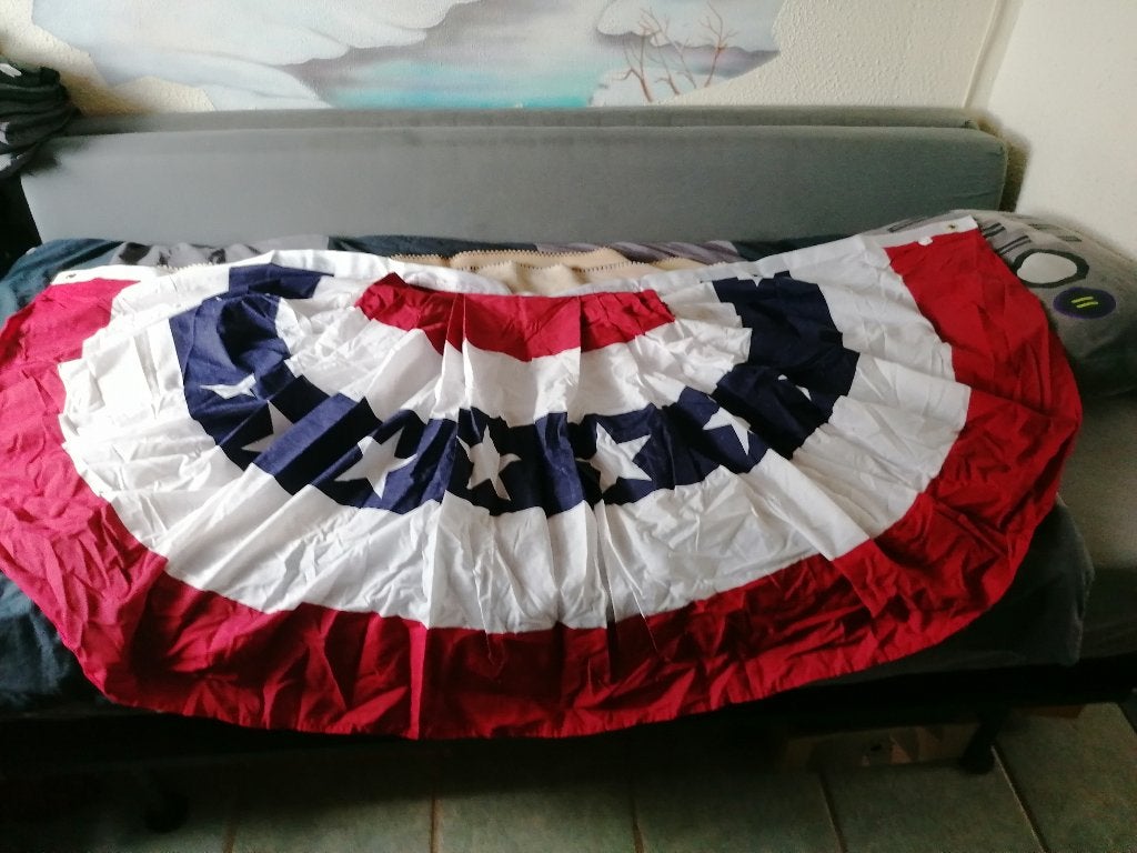 Een amerikaanse vlag voorbij een festival, Ophalen of Verzenden, Nieuw