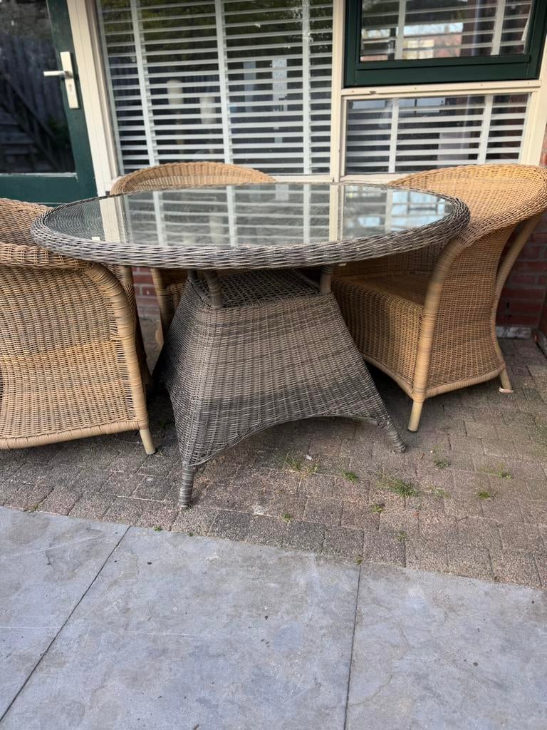 Tafel + 4 stoelen (4e foto zijn de stoelen), Tuin en Terras, Tuinsets en Loungesets, Ophalen, 4 zitplaatsen, Gebruikt, Eettafel