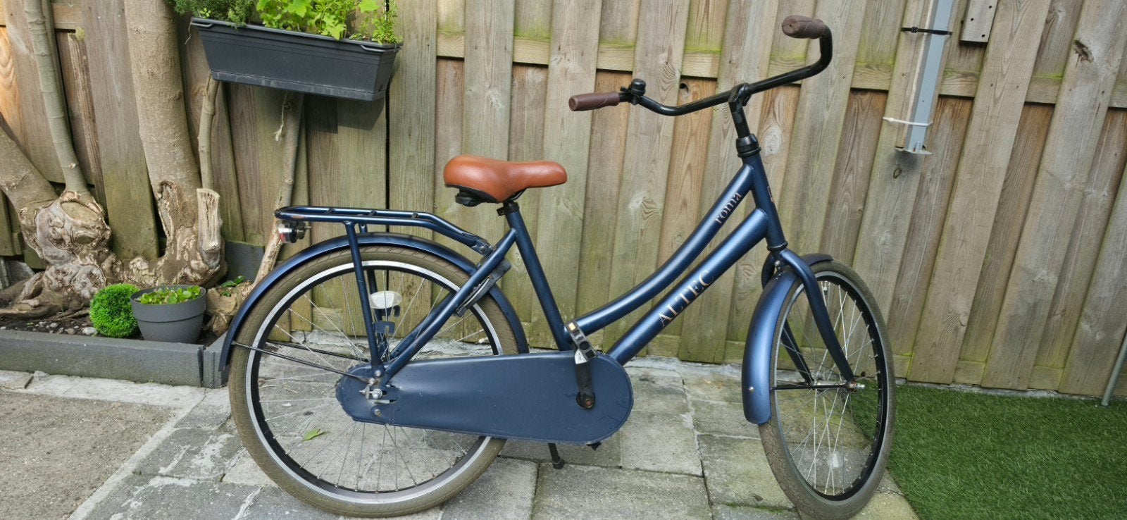 Altec Meisjesfiets 24 inch - Zo goed als nieuw, Altec, 24 inch, Ophalen of Verzenden, Handrem