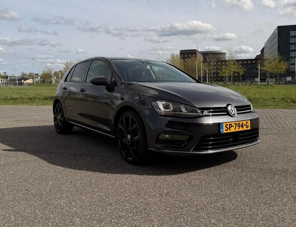 VW Golf 7 R-line 1.4 TSI | 140pk | Dynamische achterlichten, Zwart, 4 cilinders, 650 kg, 1500 kg
