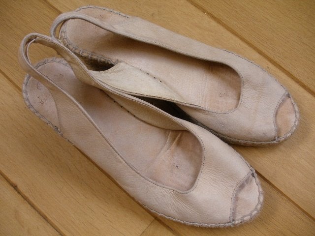 Fred de la Bretoniere peeptoo slingbacks beige maat 40, Fred de la Bretoniere, Beige, Ophalen of Verzenden, Zo goed als nieuw