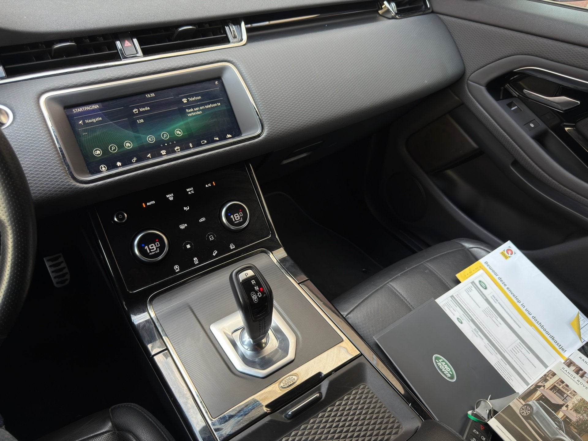 Foto 19 van Land Rover Range Rover Evoque 2.0 P200 AWD R-Dynamic HSE BLA