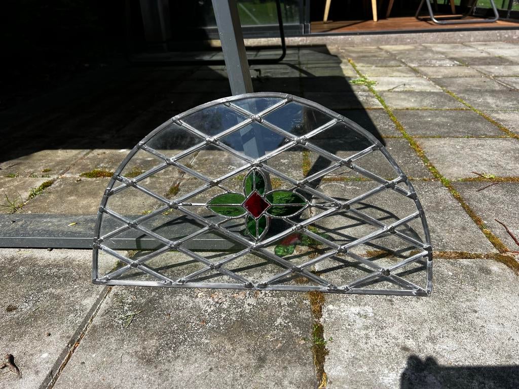 Halfrond boerderij raam glas in lood, Gevelraam of Ruit, Gebruikt, Ophalen of Verzenden, Minder dan 80 cm