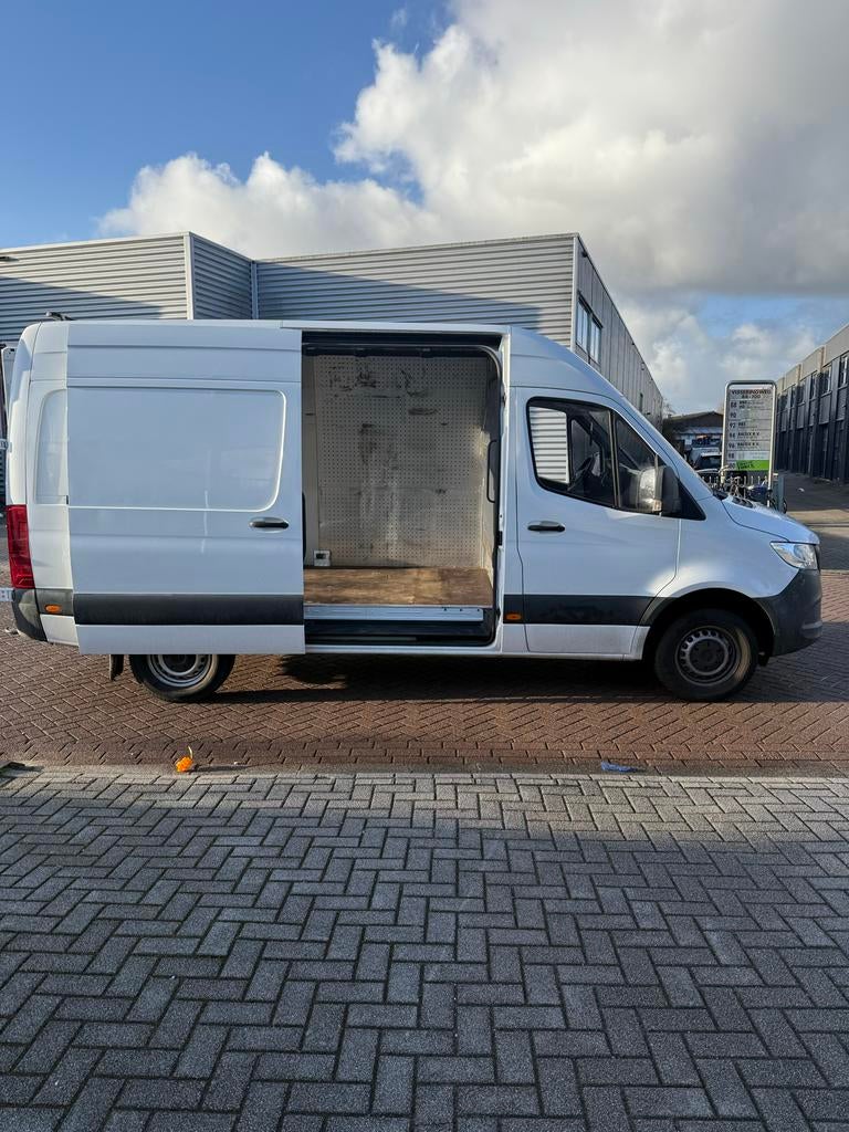 Foto 3 van Verhuisbus met chauffeur