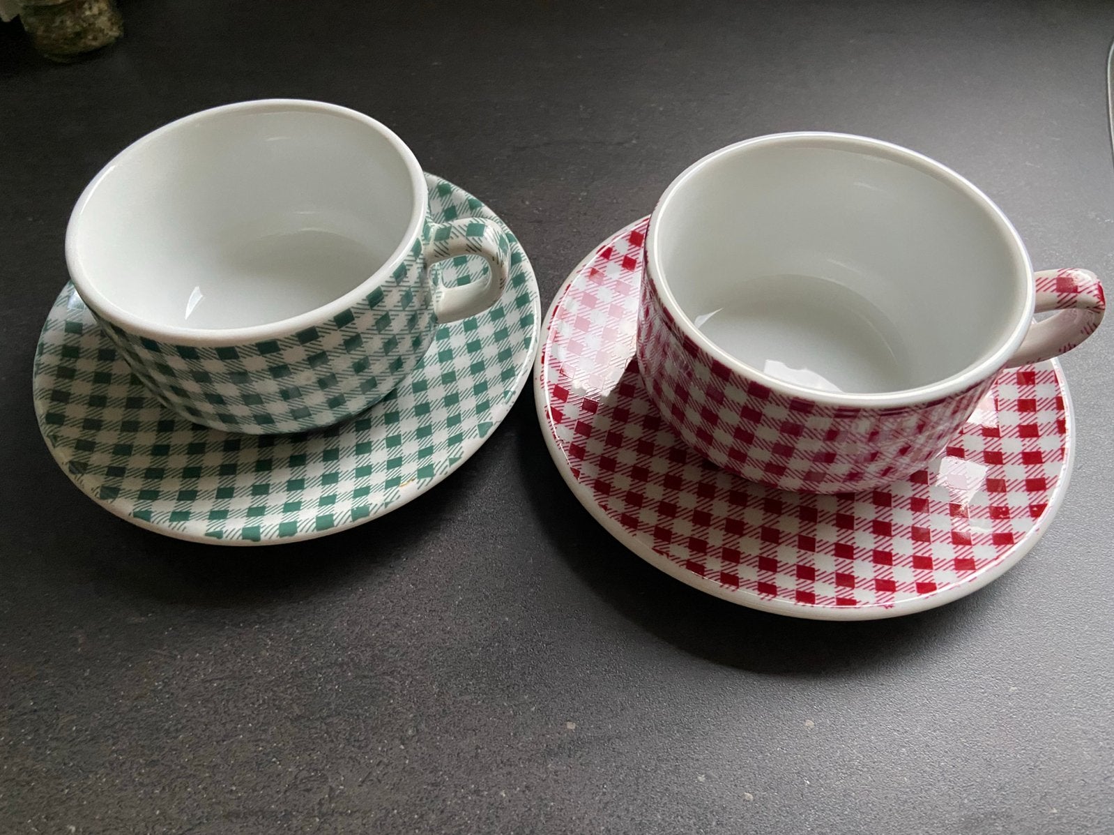 Leuke Amadeus theekop en schotel, Huis en Inrichting, Keuken | Servies, Ophalen of Verzenden, Zo goed als nieuw, Overige stijlen