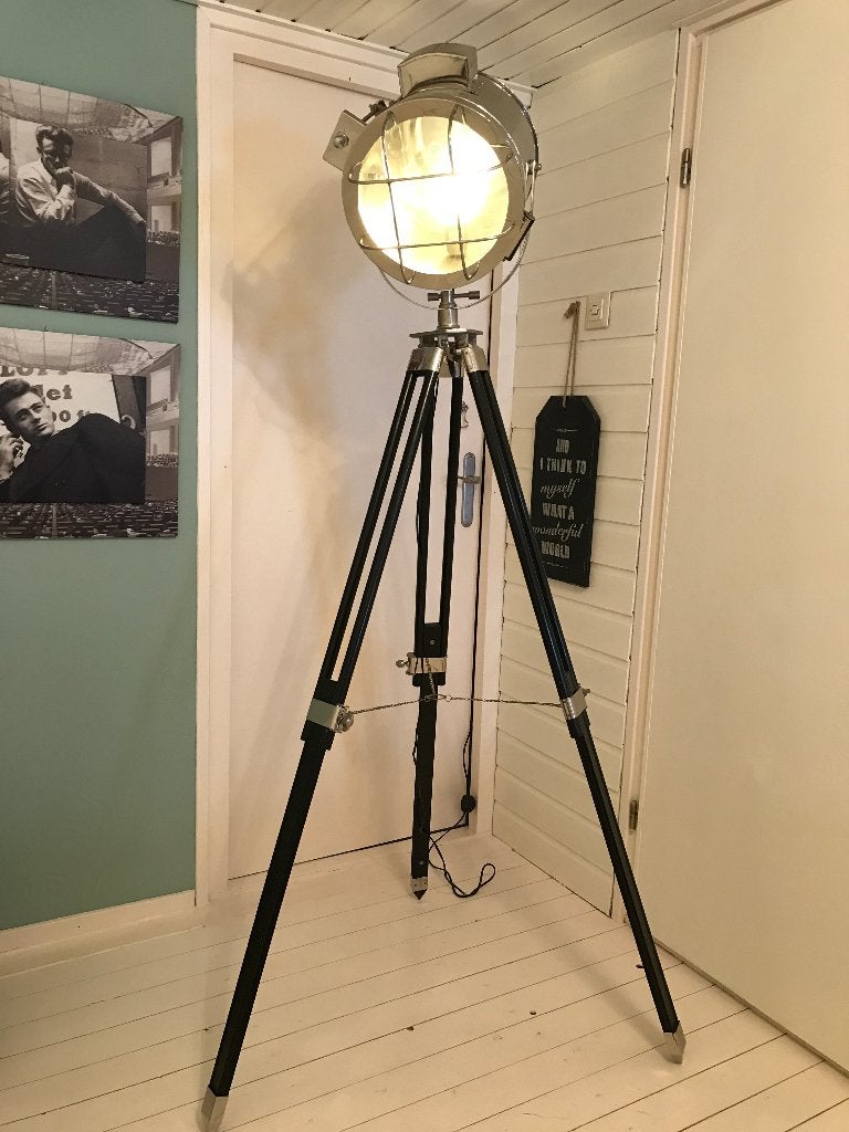 Prachtige filmset vloerlamp van Kare Design., Huis en Inrichting, Lampen | Vloerlampen, Ophalen, Zo goed als nieuw, Hout, 150 tot 200 cm
