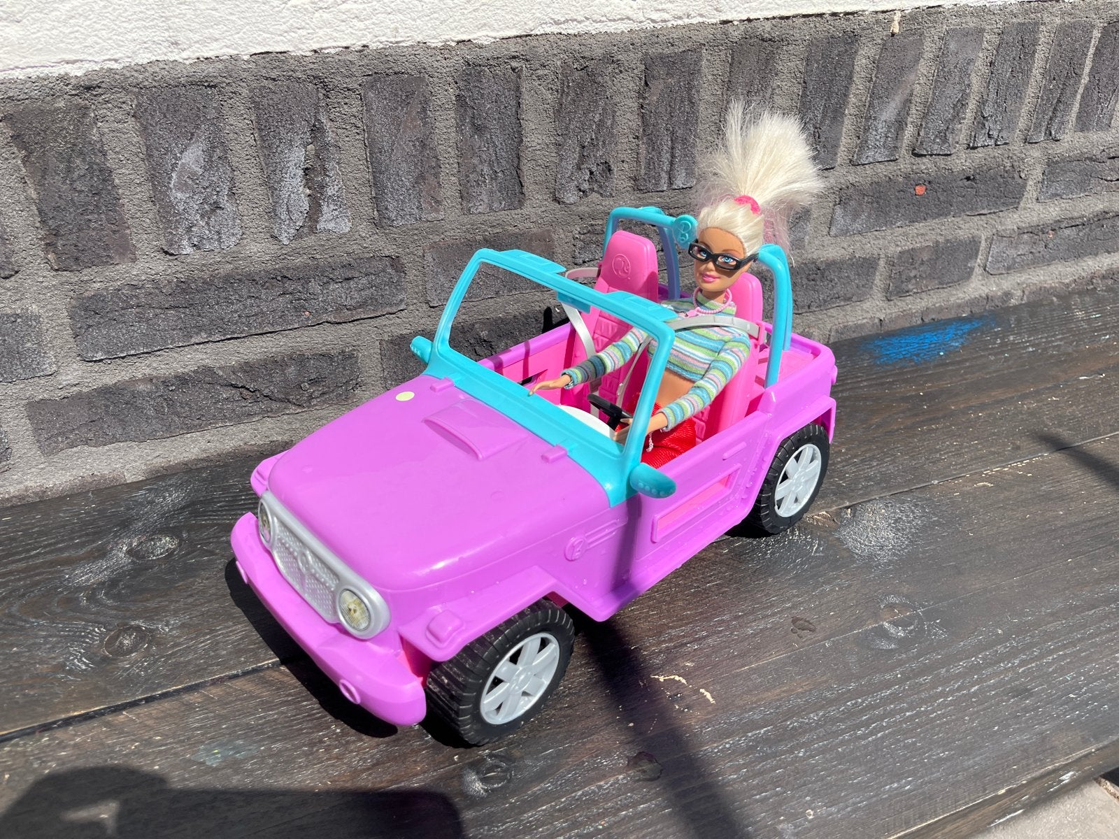 Barbie pop met barbie beach jeep - Zo goed als nieuw, Ophalen of Verzenden, Zo goed als nieuw