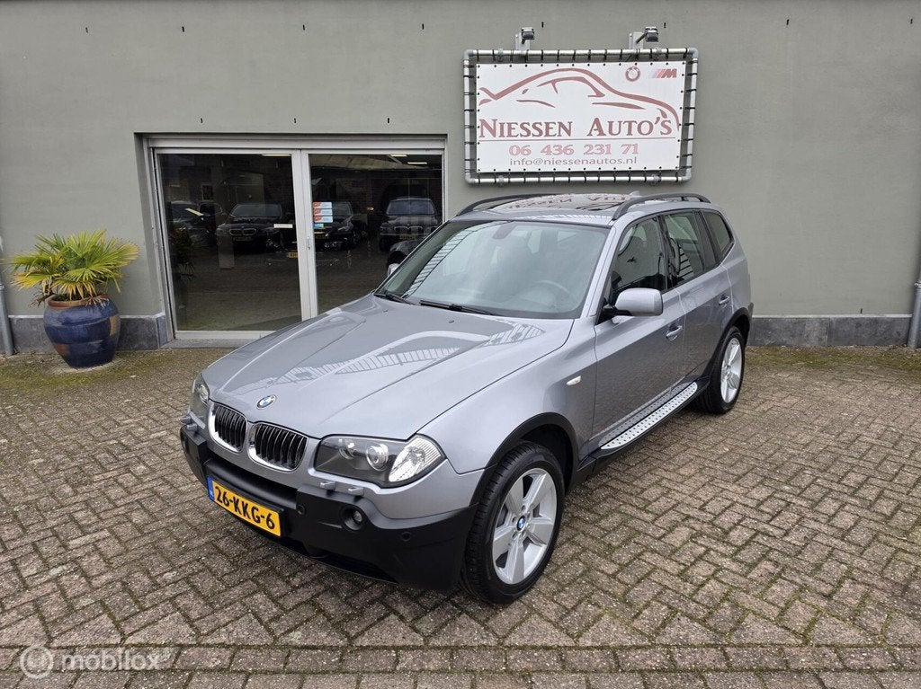 BMW X3 E83 2.5i Executive Xenon/Pano/Navi/2e eigenaar, 1800 kg, Zwart, Leder, Bedrijf