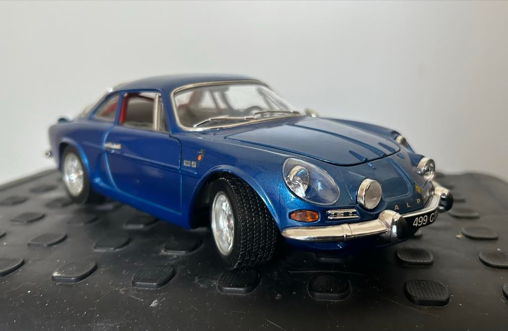 Gedetailleerd model van Alpine A110 1600S in blauw, Ophalen of Verzenden, Zo goed als nieuw, Auto, Bburago