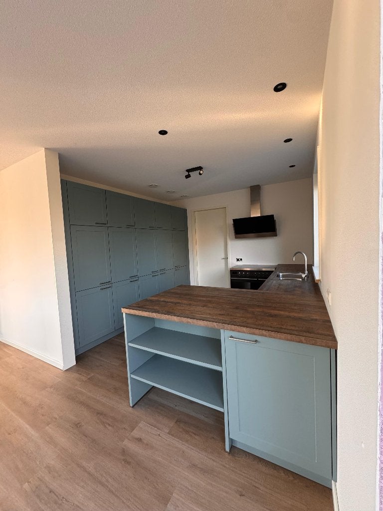 Complete blauwe keuken (5 jr) + Smeg oven & AEG vaatwasser, Huis en Inrichting, Keuken | Complete keukens, Ophalen, Blauw, Dubbelwandige keuken