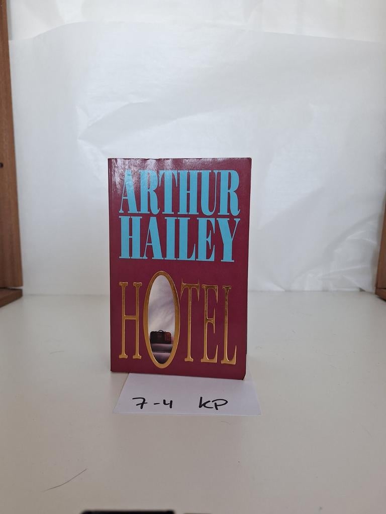 Hotel - Arthur Hailey, Ophalen of Verzenden