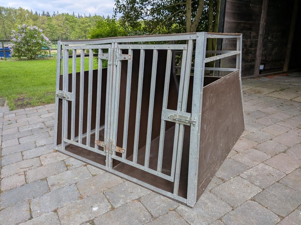 2-vaks honden autobench, Ophalen