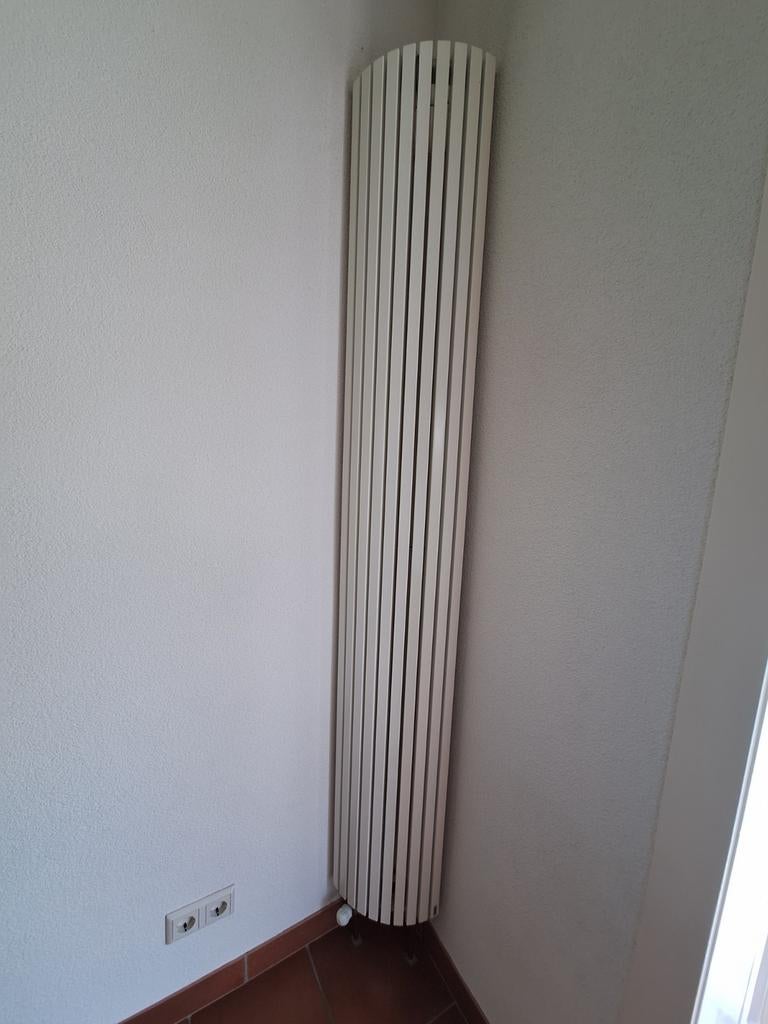 Design hoekradiator van Vasco wit, Ophalen, Minder dan 60 cm, Radiator, 80 cm of meer