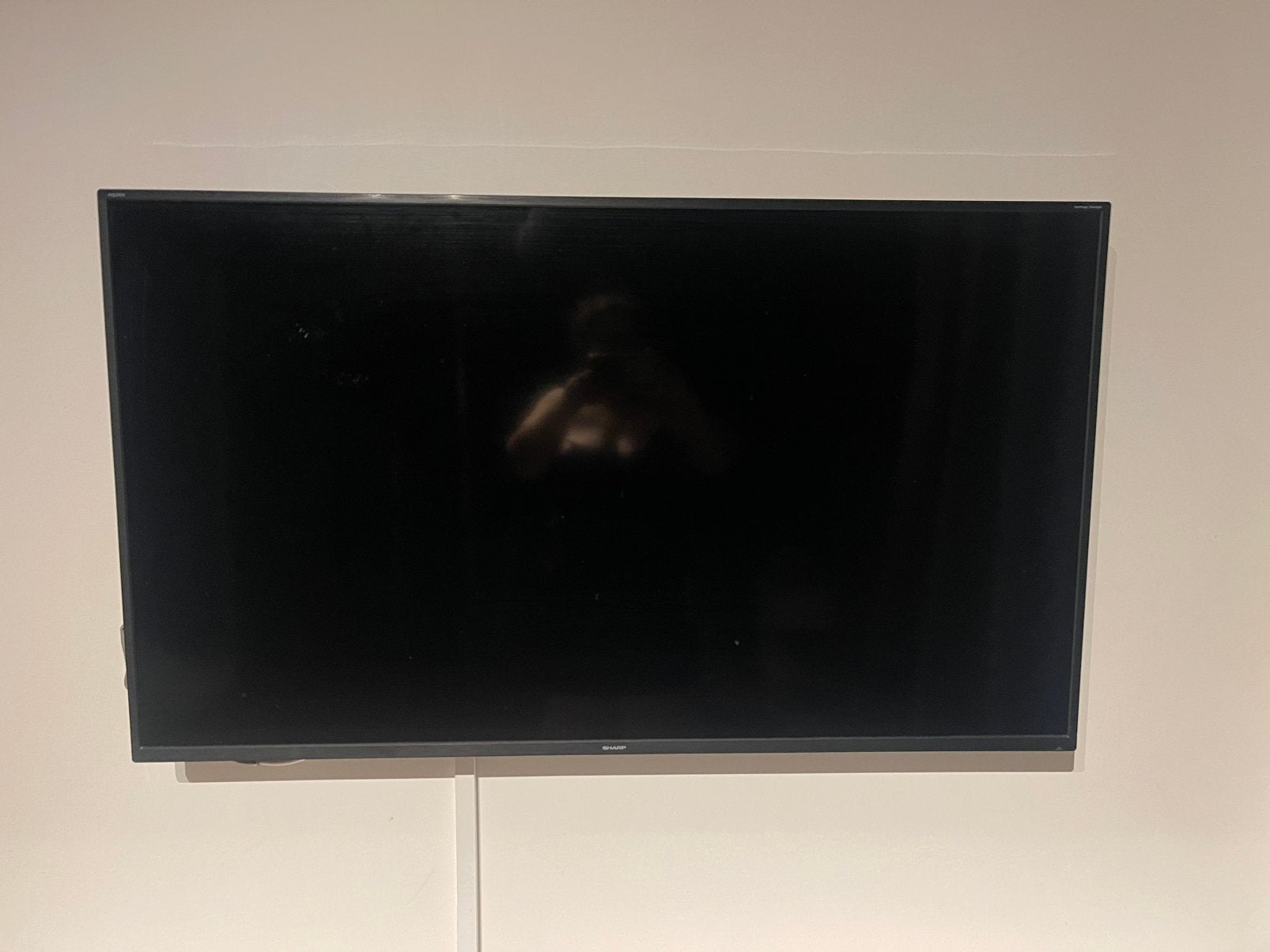 Tv groot smart tv €150,- sharp, 50 Hz, Ophalen of Verzenden, Zo goed als nieuw, 100 cm of meer