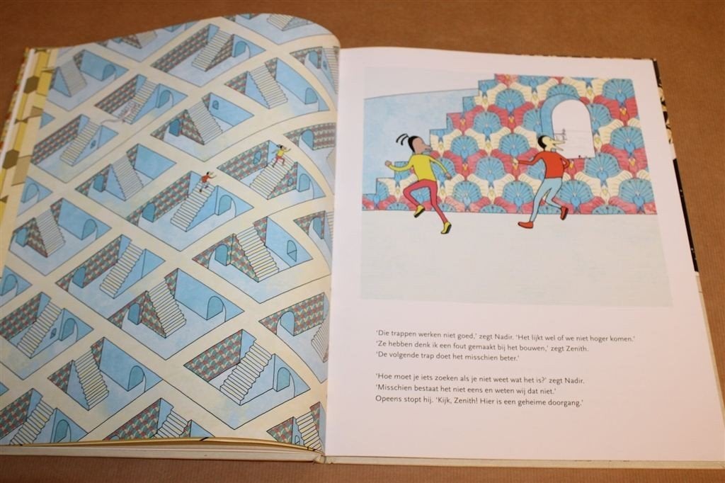 Nadir en Zenith in de Wereld van Escher — Kunstprentenboek, Boeken, Ophalen of Verzenden, Gelezen