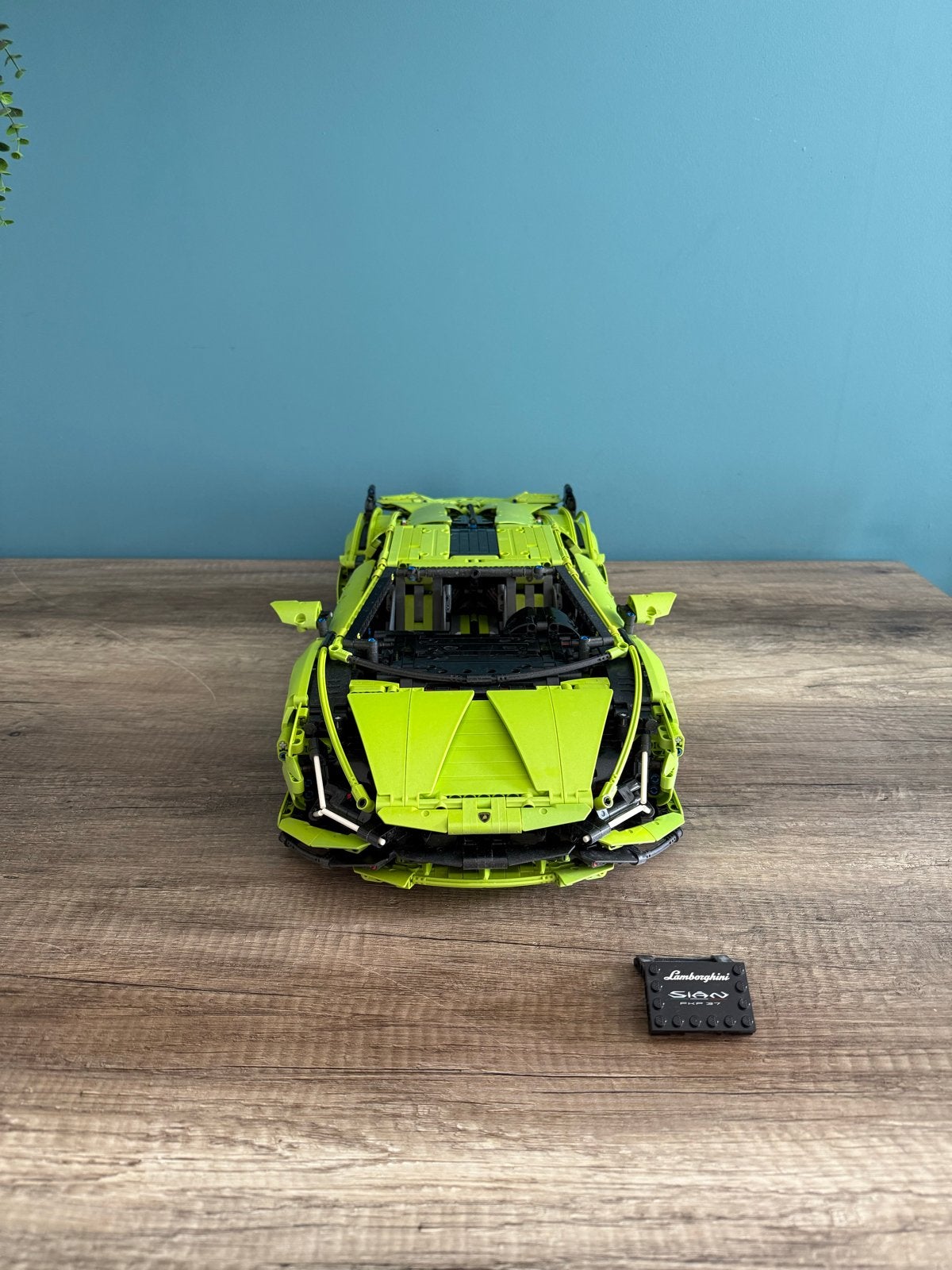 Foto 4 van Lego Technic Lamborghini Sián FKP 37 (42115) met doos