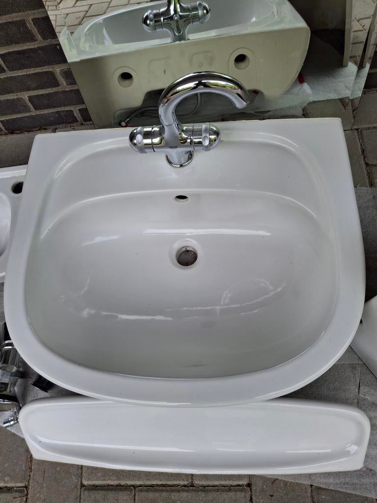 Badkamer sanitair, Ophalen