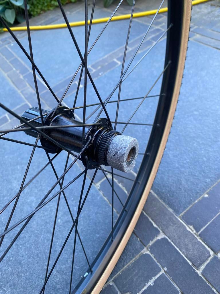 gravelbike wielset met band WTB i23, Fietsen en Brommers, Fietsonderdelen, Zo goed als nieuw, Gravelbike, Aluminium, Ophalen