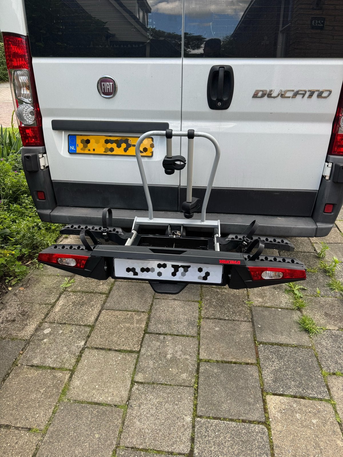 Yakima FoldClick 2 Fietsendrager (E-bike) + NIEUWE oprijgoot, Auto diversen, Fietsendragers, Ophalen, Elektrische fiets, Zo goed als nieuw