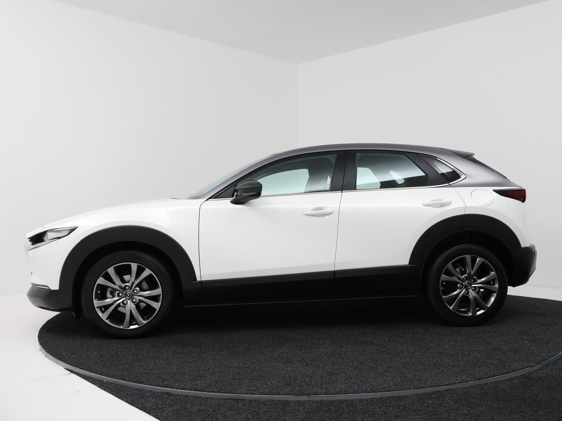 Mazda CX-30 2.0 e-SkyActiv-X M Hybrid Comfort | Unieke kleur, Stof, Gebruikt, 4 cilinders, 179 pk
