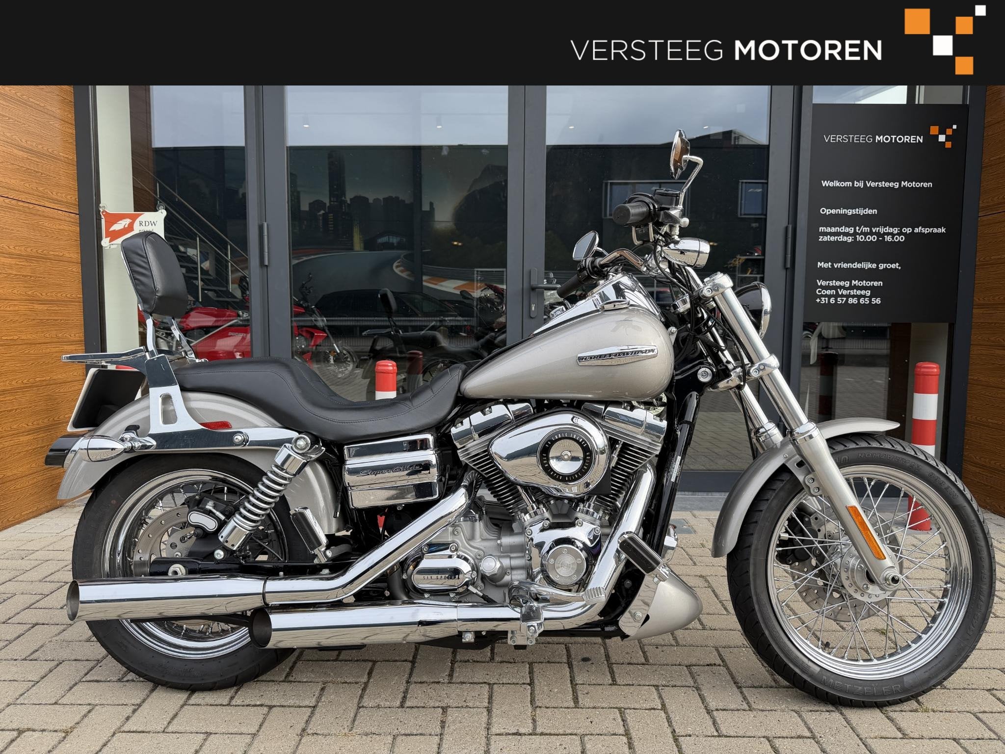 Harley Davidson 96 FXDC Dyna Super Glide Custom 5HD #4.127 K, Laan van Vredenoord 33
2289 DA  Rijswijk, NL, H-DCUSTOMERSERVICE@Harley-Davidson.com