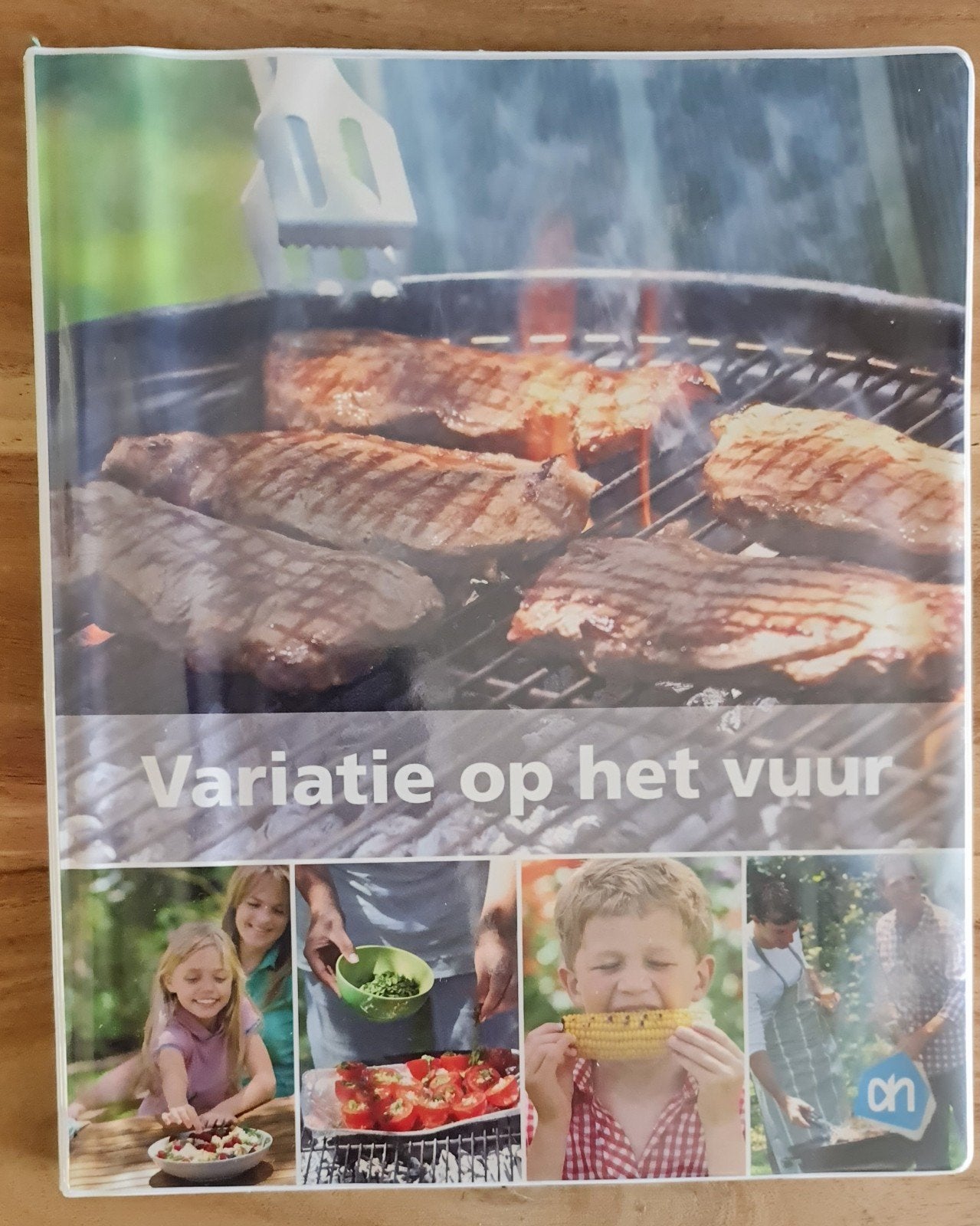 Variatie op het vuur AH bbq kookboek, Ophalen of Verzenden, Zo goed als nieuw