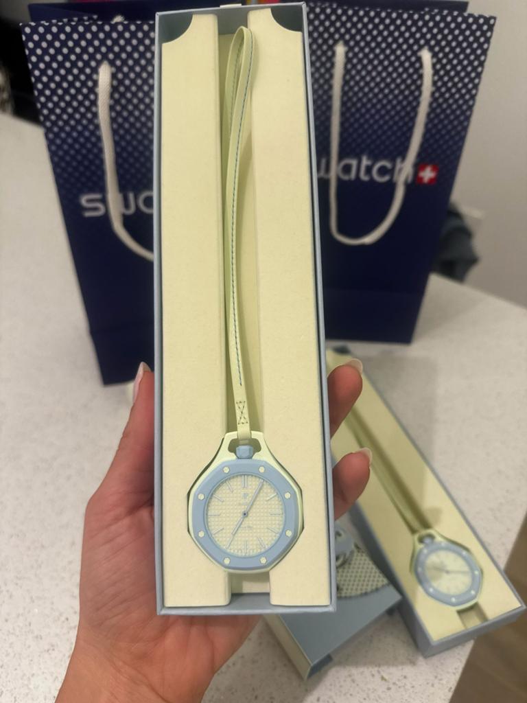 Audemars Piguet X Swatch Royal Pop pocketwatch, Overige materialen, Zakhorloge, Leer, Verzenden
