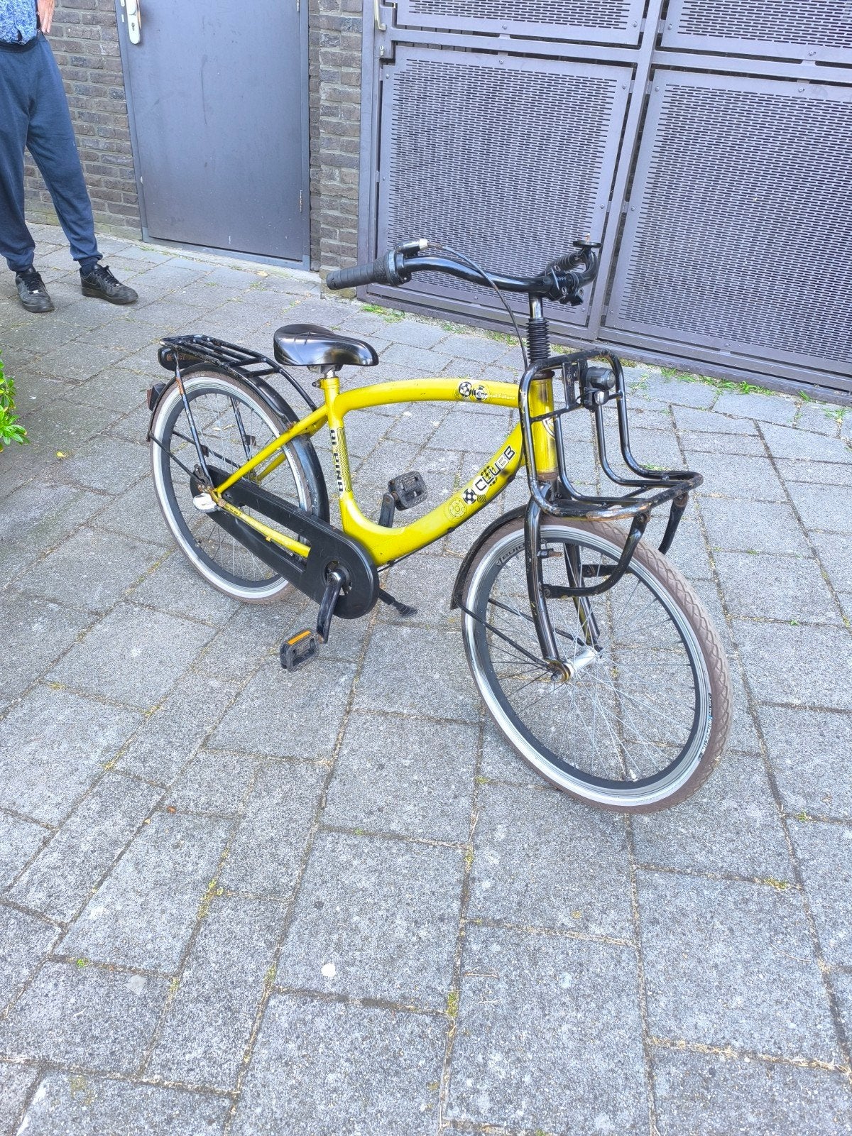 Gele Alpina Clubber kinderfiets met voordrager, Fietsen en Brommers, Fietsen | Kinderfietsjes, Ophalen, Gebruikt, Terugtraprem