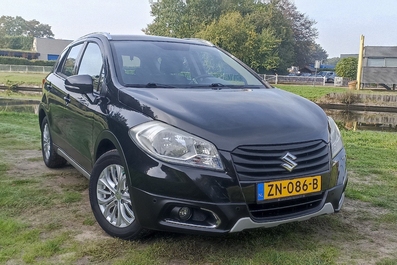 Suzuki S-Cross 1.6 88KW 2014 Zwart, Auto's, Voorwielaandrijving, 4 cilinders, 400 kg, 1200 kg