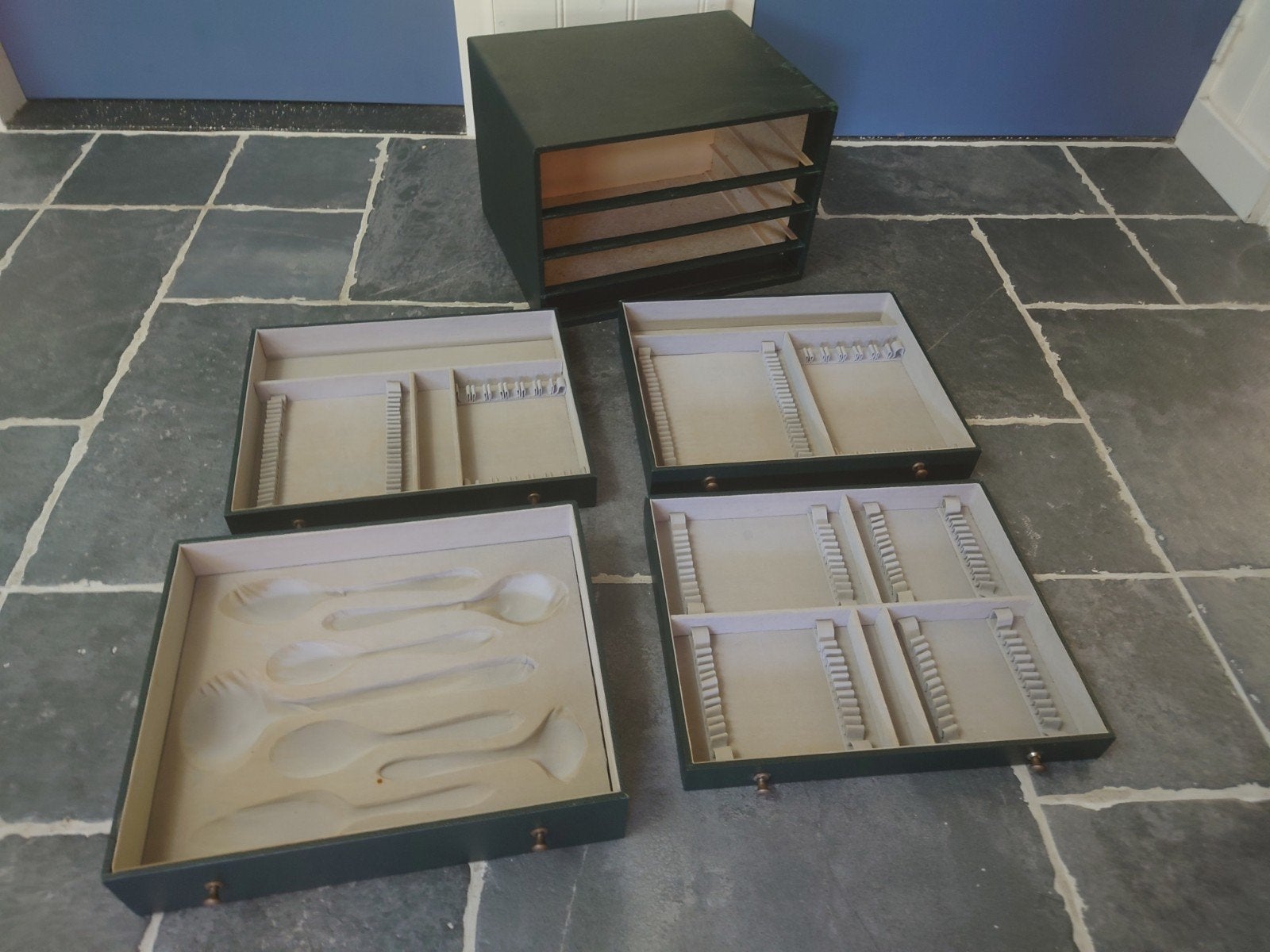 Bestekkoffer (41,5B x 33D x 27,5H) voor 115 Delig bestekset, Ophalen of Verzenden, Gebruikt