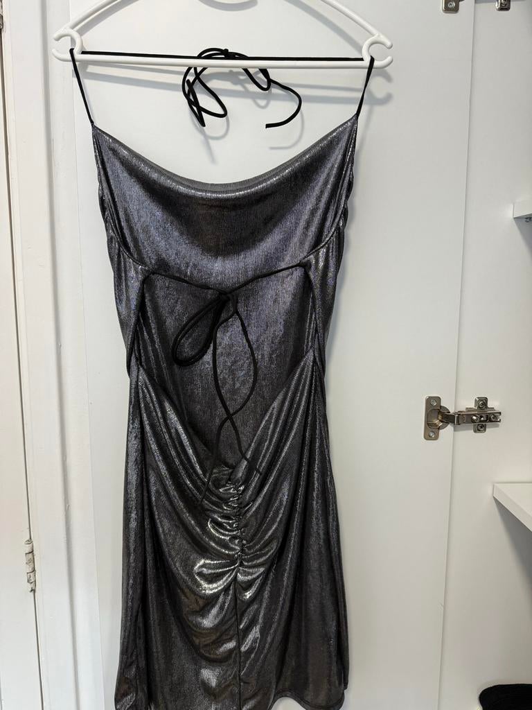 Glitterjurk met open rug, Zwart, Ophalen of Verzenden, Zo goed als nieuw, Knielengte