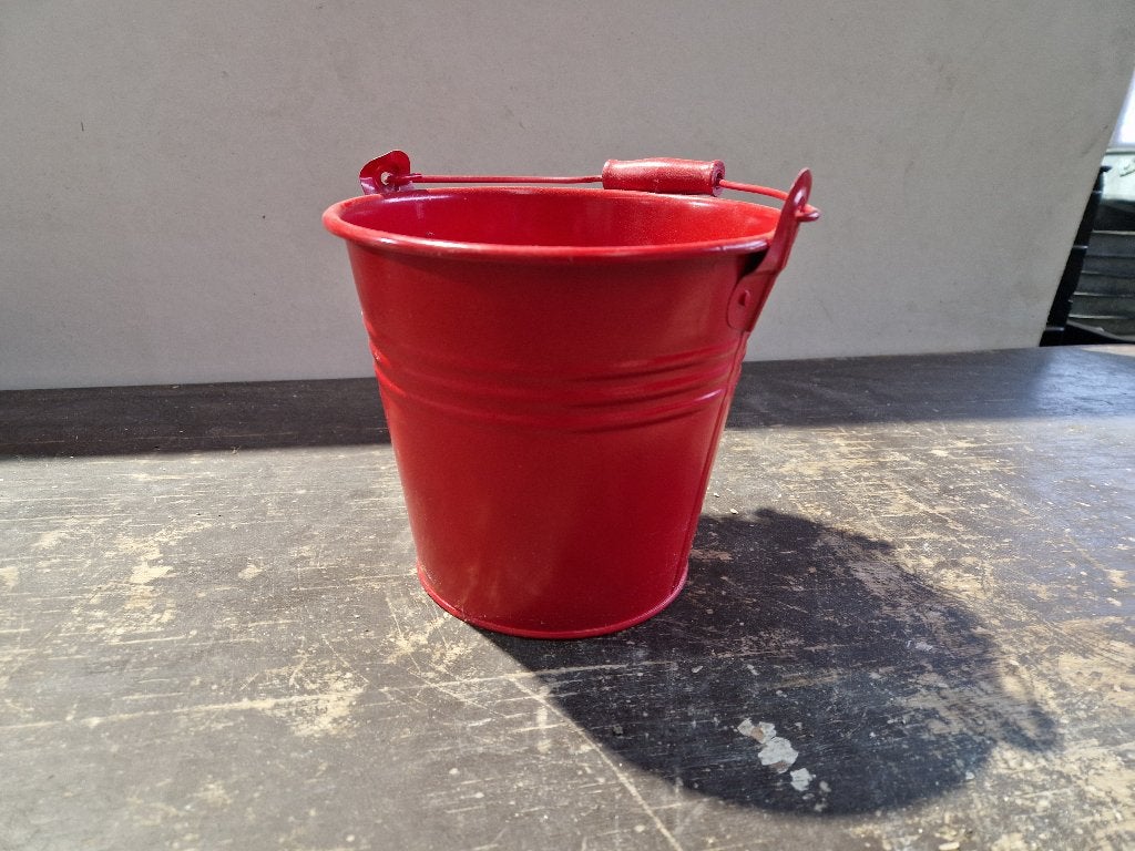 Leuk rood zinken emmertje 16cm hoog, Tuin en Terras, Bloempotten, Gebruikt, Rond, Ophalen of Verzenden, Balkon