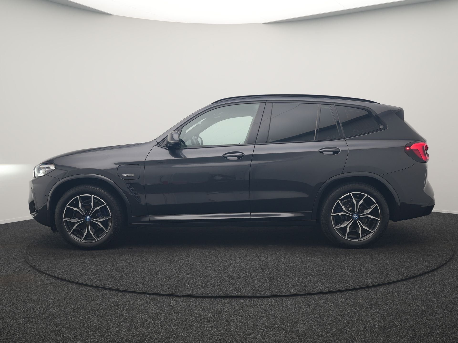 BMW X3 xDrive30e M Sport PHEV 293pk Dealer O.H | Trekhaak Af, Automaat, Gebruikt, 2000 kg, Bedrijf