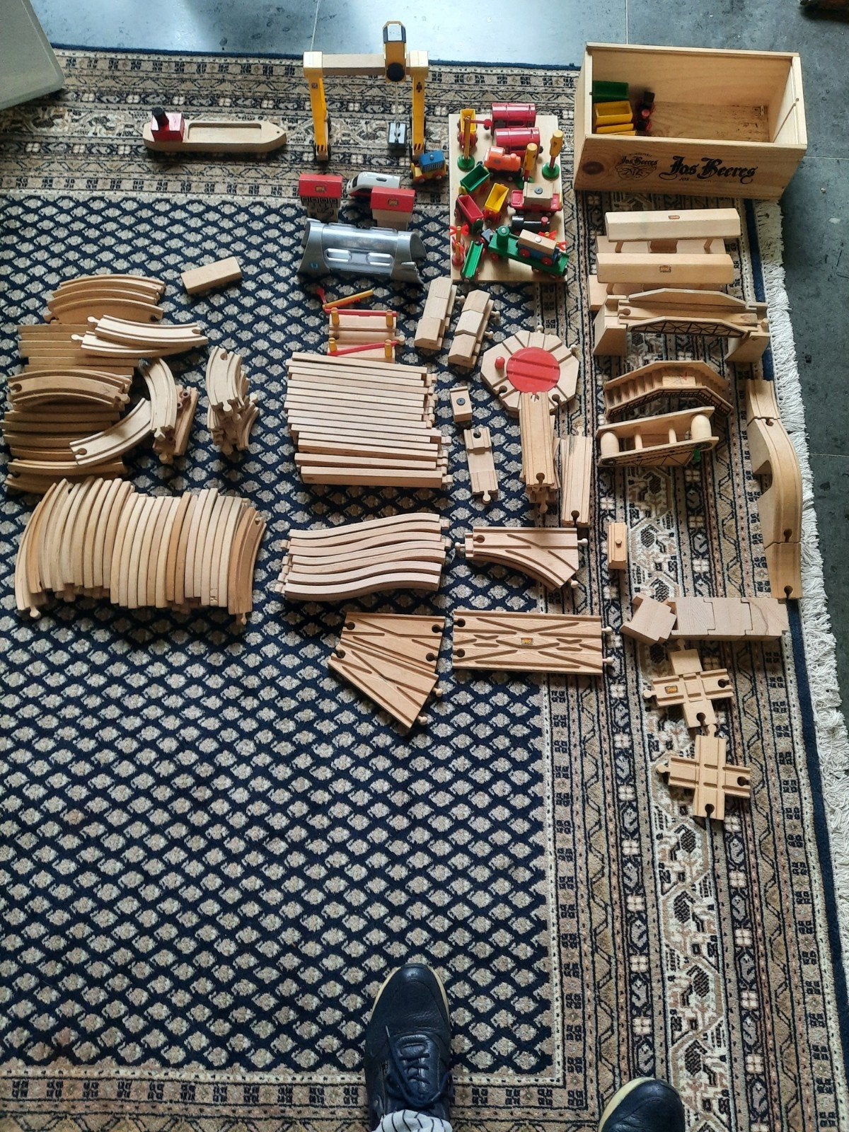 Grote Brio houten treinbaan set met accessoires, Ophalen, Gebruikt, Rij- of Hobbelspeelgoed