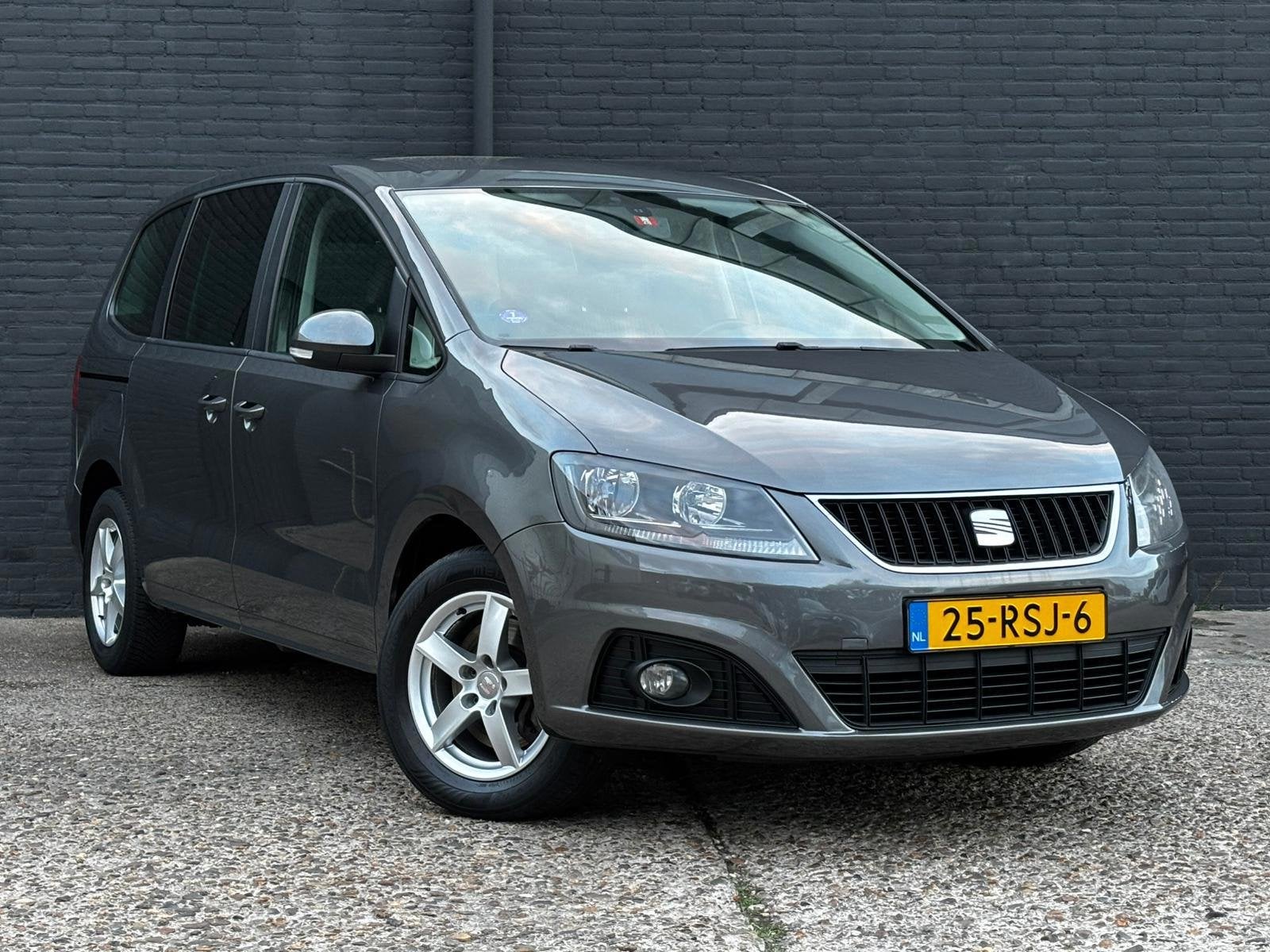 Foto 2 van Seat Alhambra 1.4 TSI Reference CAMERA|7PERSOONS|TREKHAAK|NA