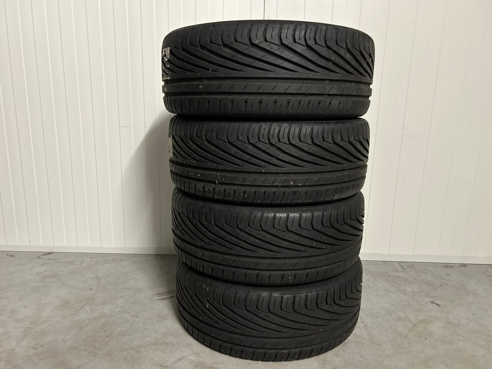 Ford Fiesta MK7 17 inch 4x108 205/40/17 Zomer Uniroyal, Ophalen, Gebruikt, Ford, Banden en Velgen