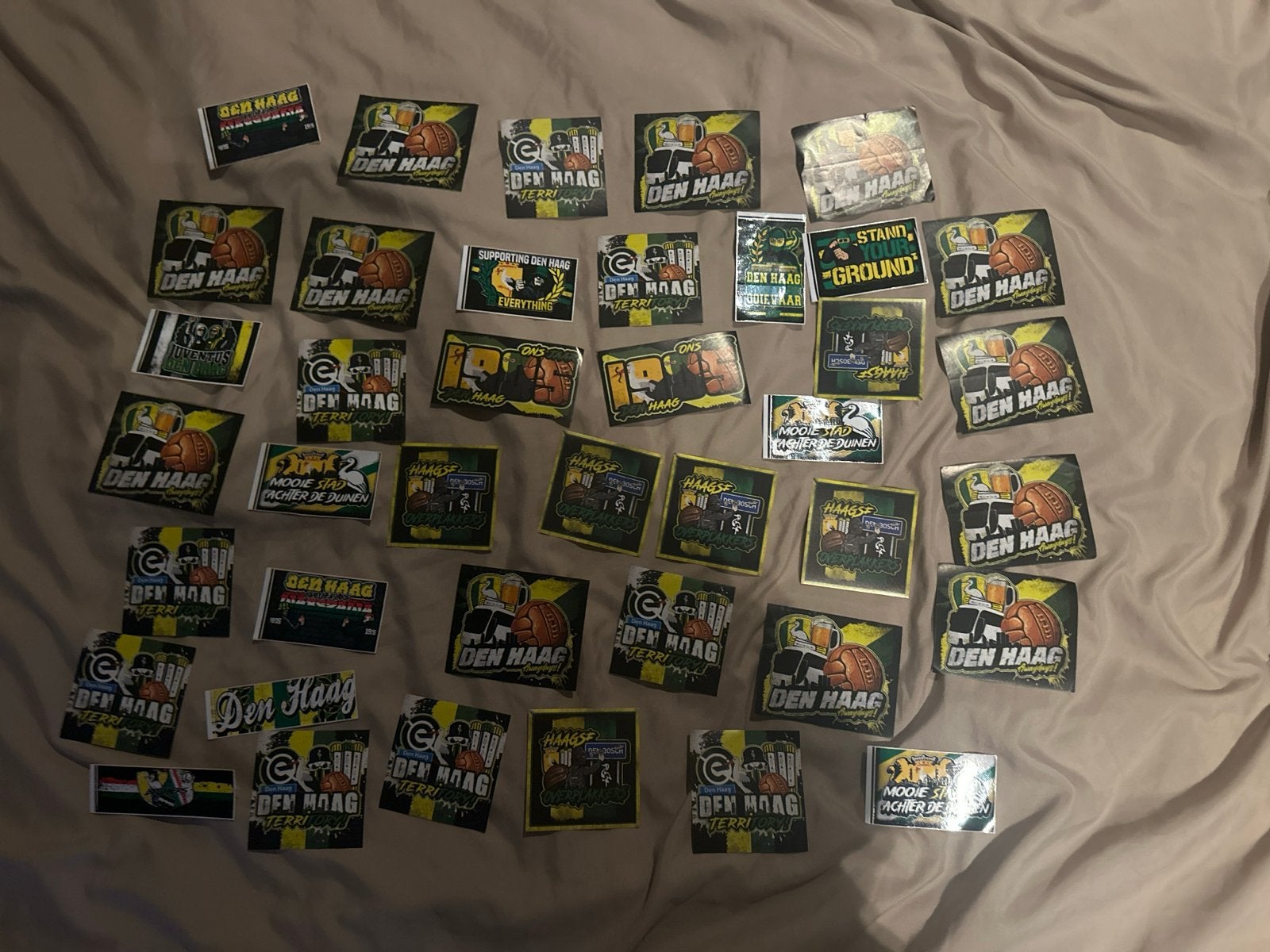 ADO den haag stickers, 35 stuks, Ophalen of Verzenden, Gebruikt, Sport