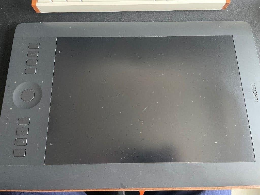Wacom Intuos Pro Medium (PTH-651), Ophalen of Verzenden, Gebruikt, Draadloos, Wacom