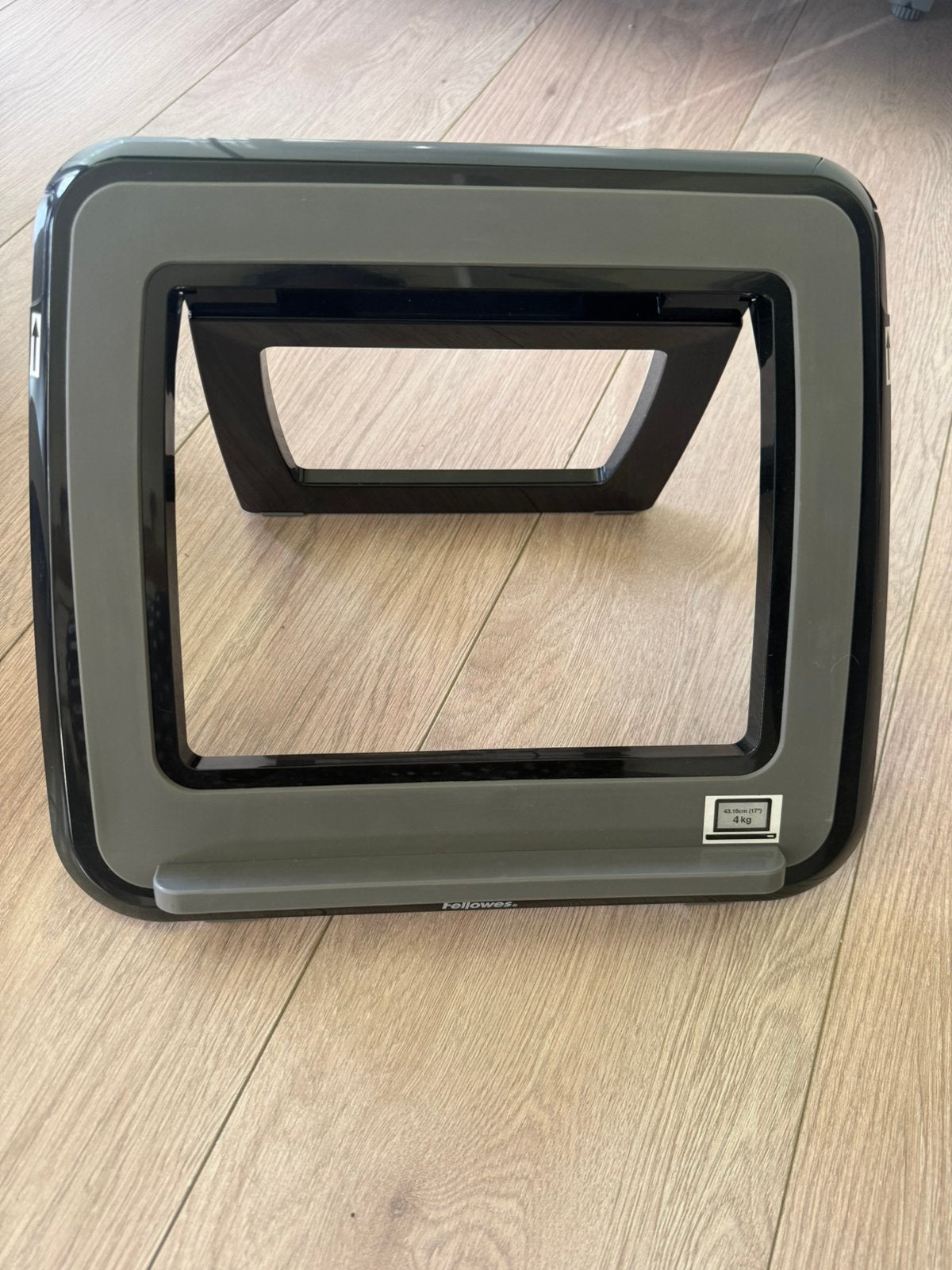 Ergonomische laptophouder, Ophalen, Zo goed als nieuw